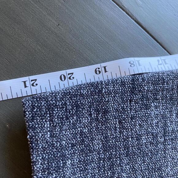 Lululemon Leggings - Size 4 - 21” Inseam - Picture 4 of 4